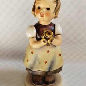 M J Hummel - Flowers for Mother # 257